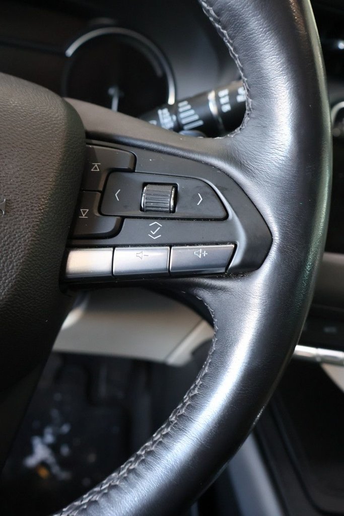 2022 Cadillac XT4 - Image 13