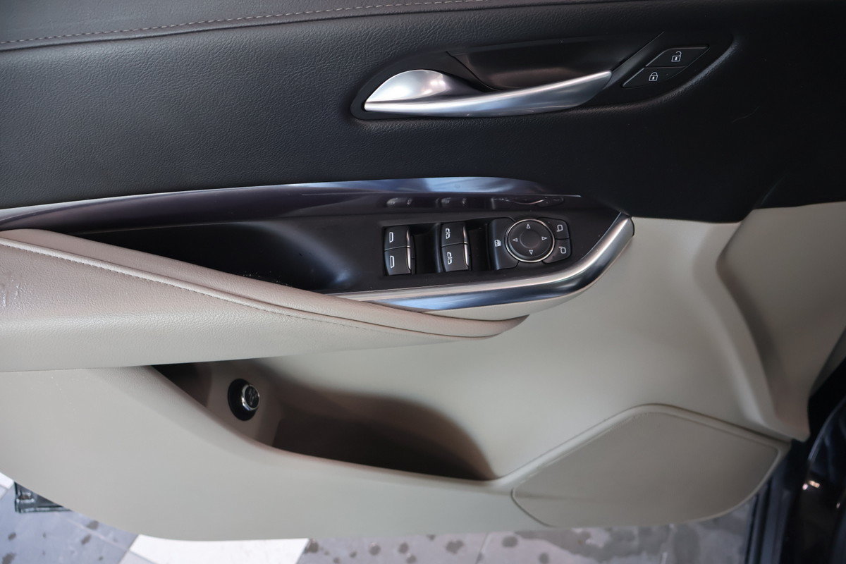 2022 Cadillac XT4 - Image 19