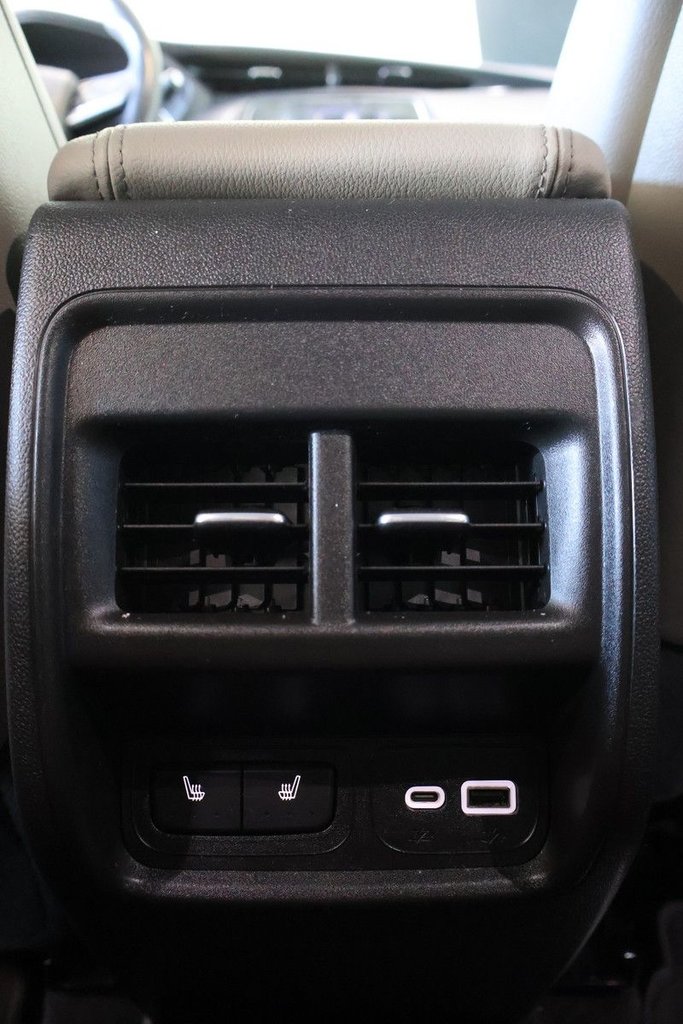 2022 Cadillac XT4 - Image 21