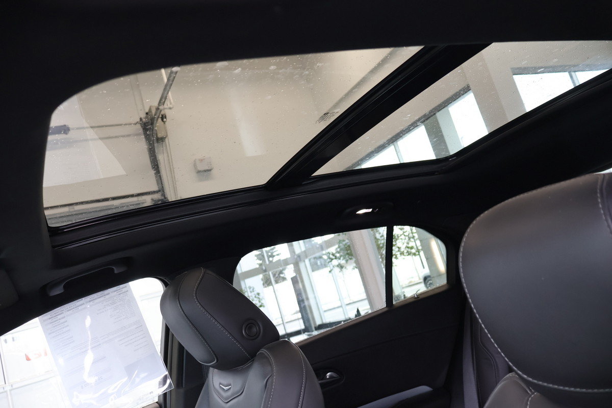 2019 Cadillac XT4 - Image 6