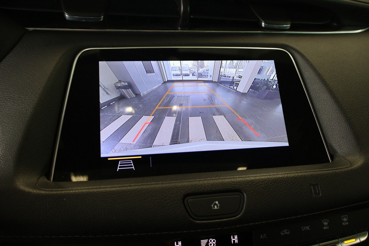 2019 Cadillac XT4 - Image 17