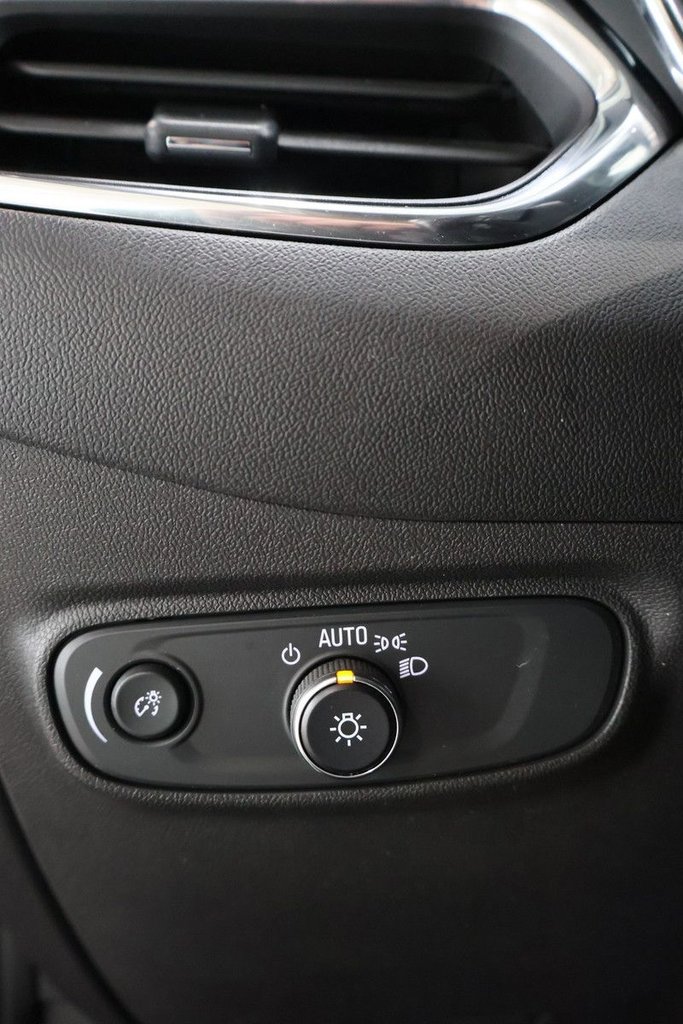 2023 Chevrolet Equinox - Image 17