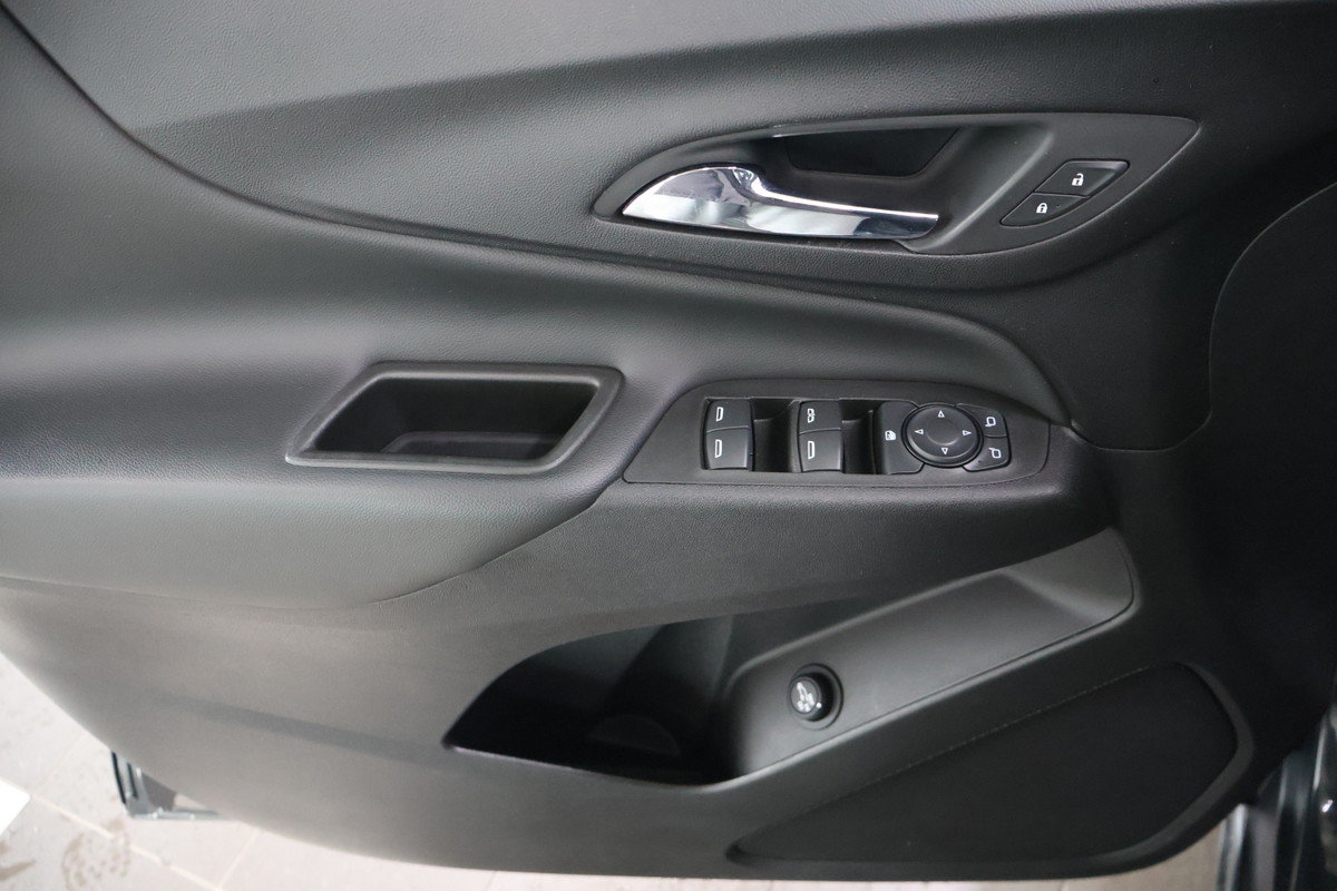 2023 Chevrolet Equinox - Image 18