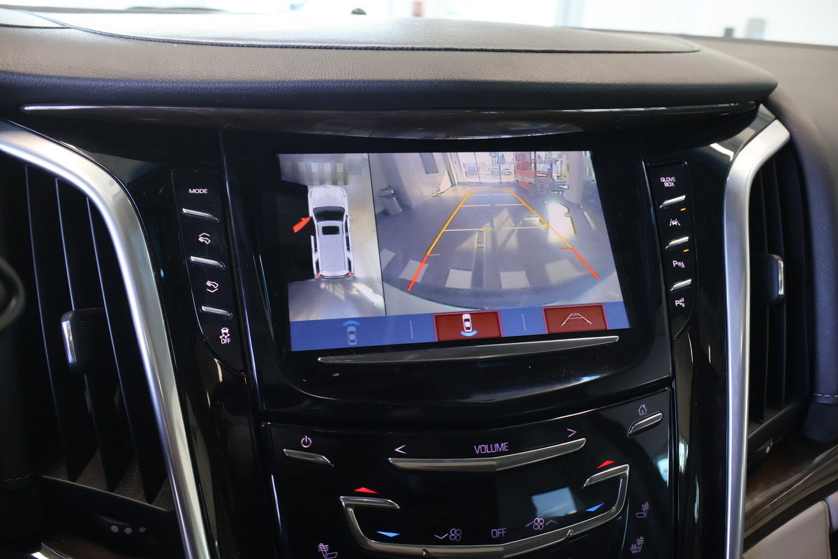 2018 Cadillac Escalade ESV - Image 15