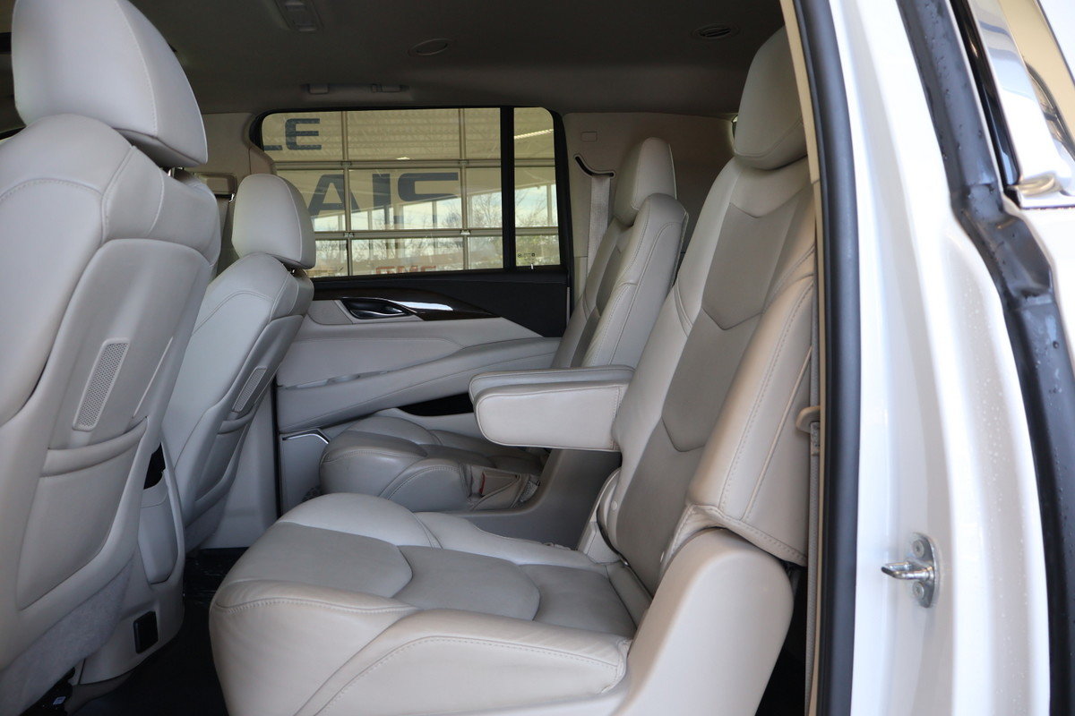 2018 Cadillac Escalade ESV - Image 21
