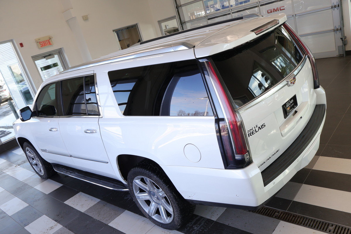 2018 Cadillac Escalade ESV - Image 23