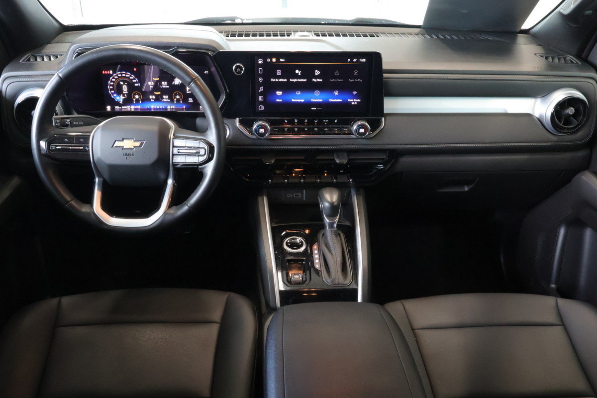 2024 Chevrolet Colorado - Image 3