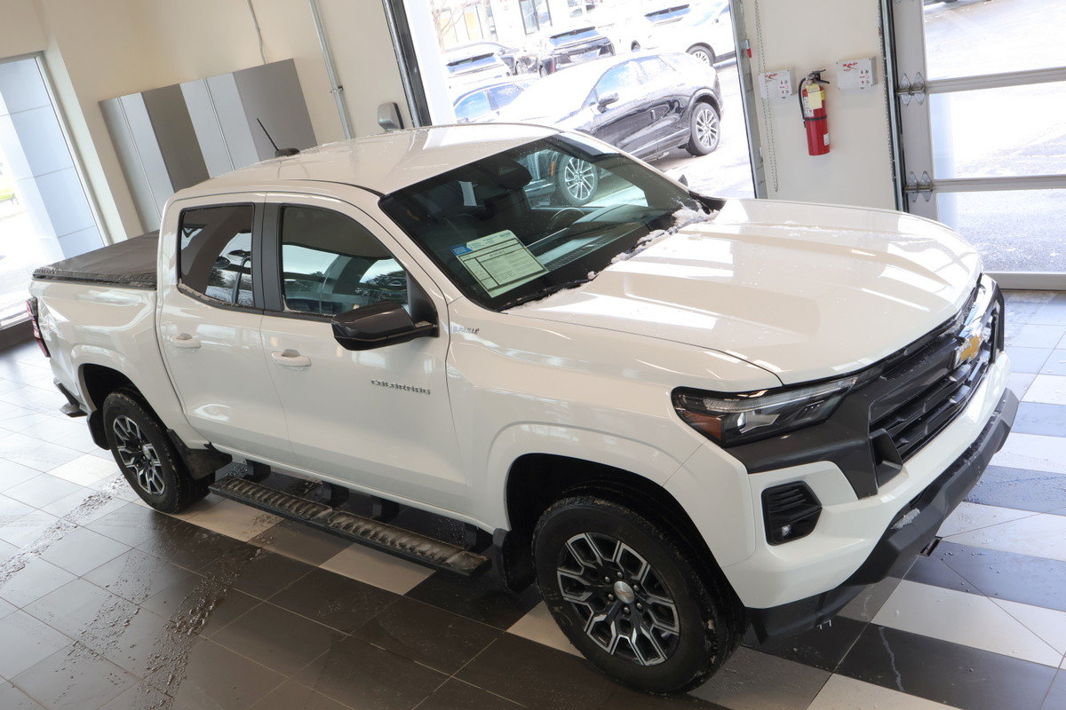 2024 Chevrolet Colorado - Image 9