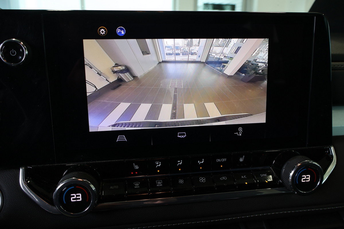 2024 Chevrolet Colorado - Image 14