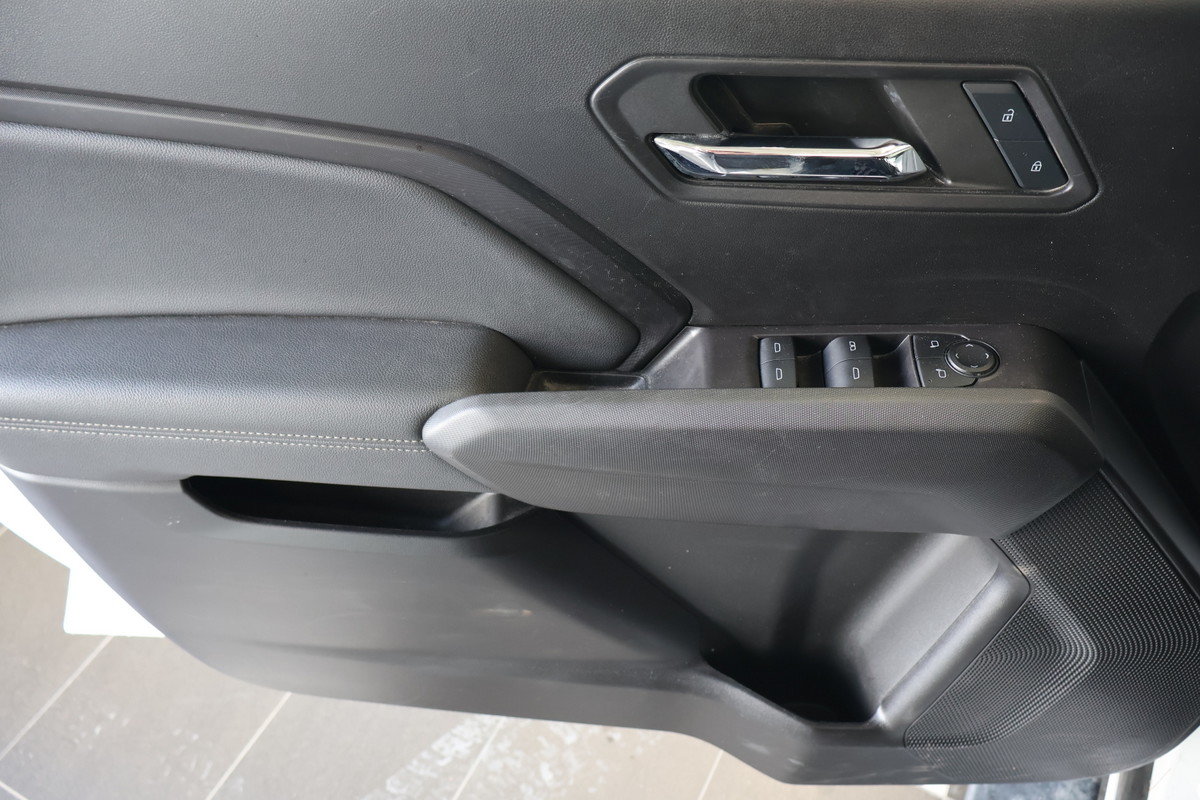 2024 Chevrolet Colorado - Image 17