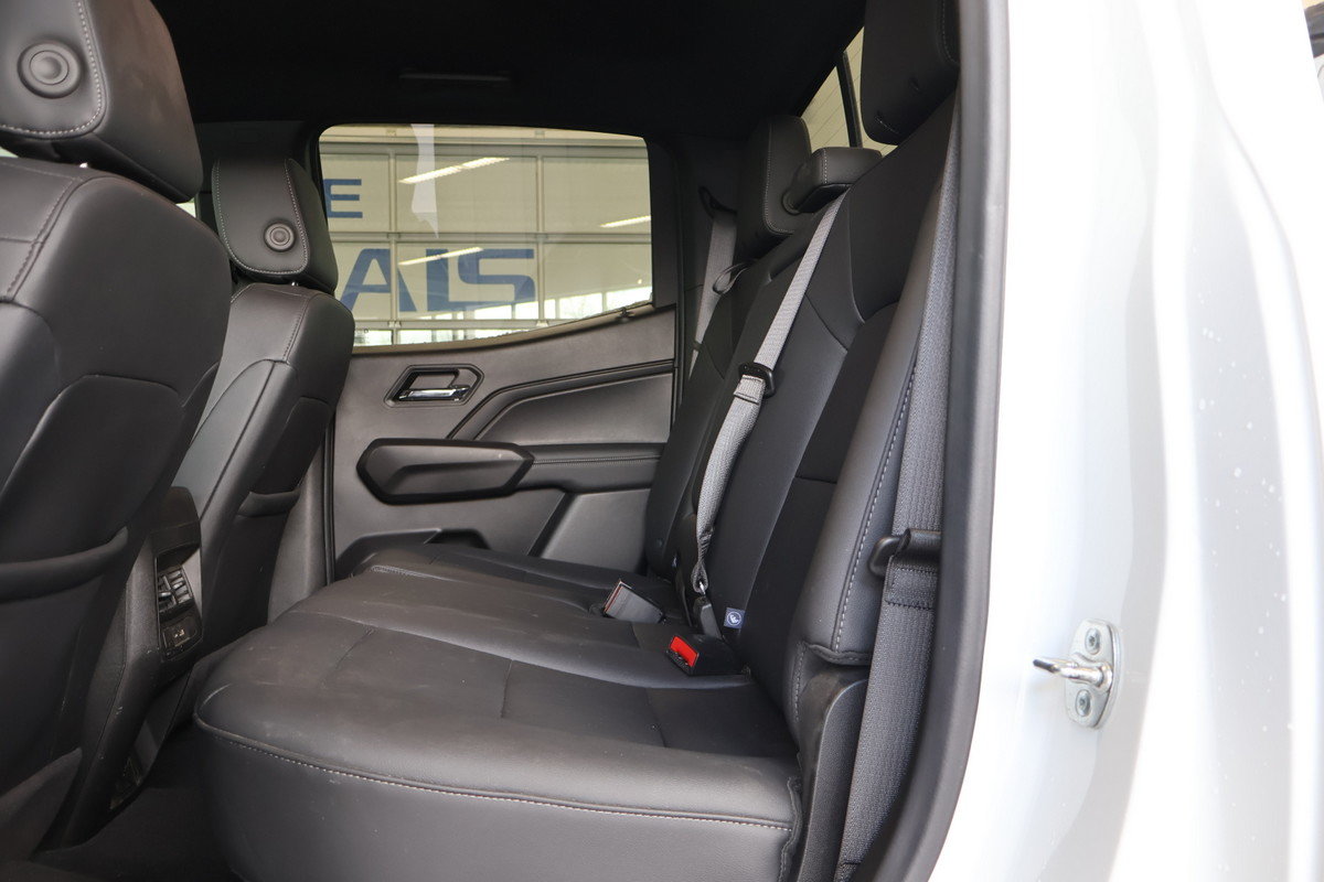 2024 Chevrolet Colorado - Image 18