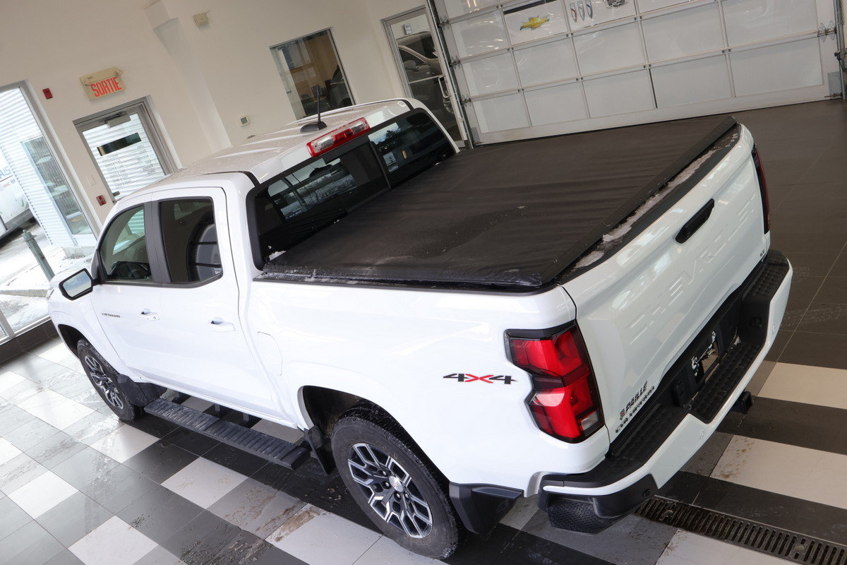 2024 Chevrolet Colorado - Image 19