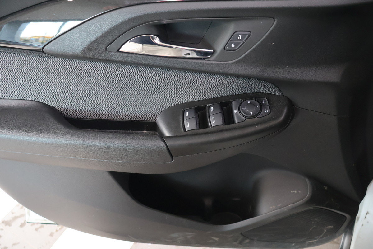 2023 Chevrolet Trailblazer - Image 18