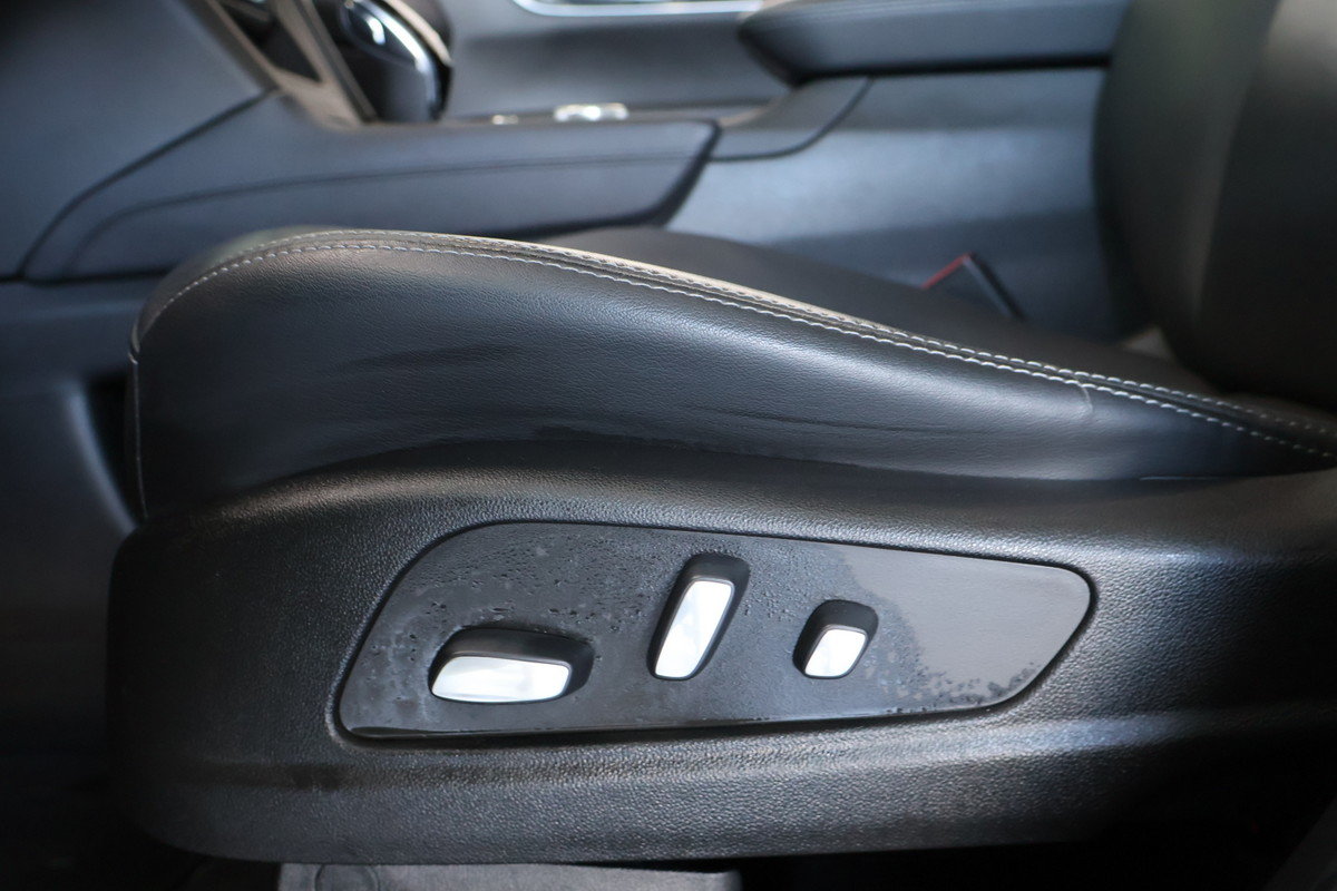 2022 Cadillac XT5 - Image 7