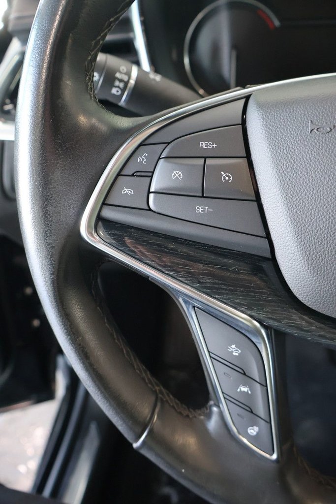 2022 Cadillac XT5 - Image 13