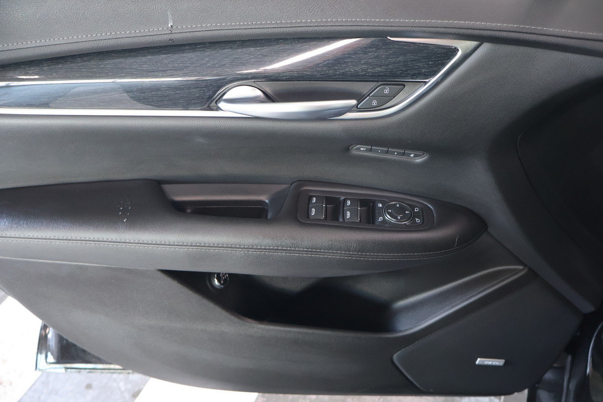 2022 Cadillac XT5 - Image 19