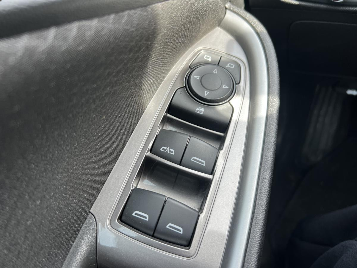 2023 Chevrolet Malibu - Image 8