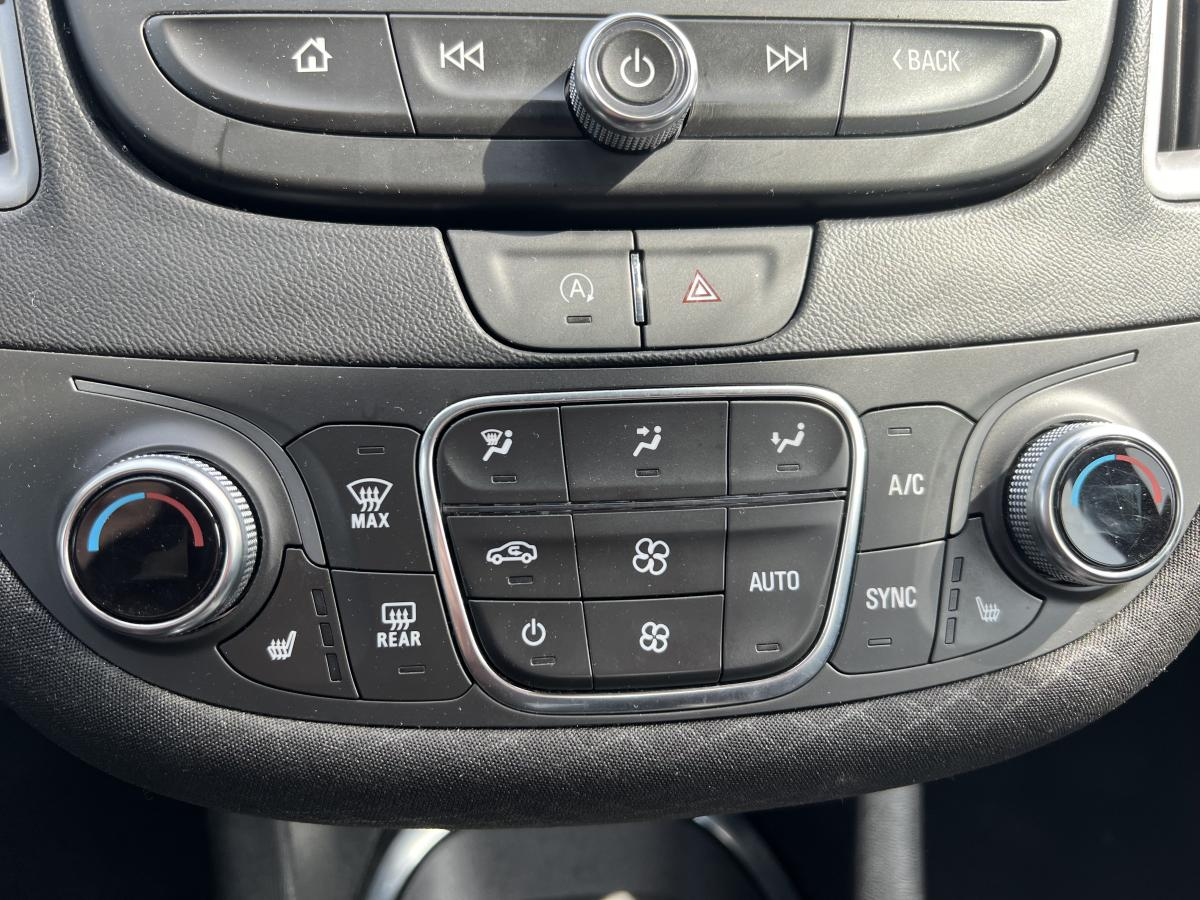 2023 Chevrolet Malibu - Image 10