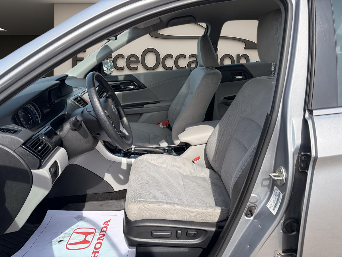 2017 Honda Accord Sedan - Image 9