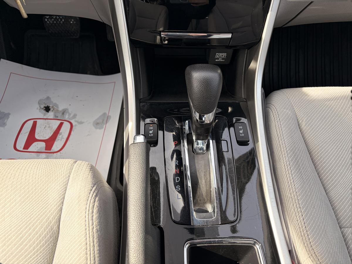 2017 Honda Accord Sedan - Image 15