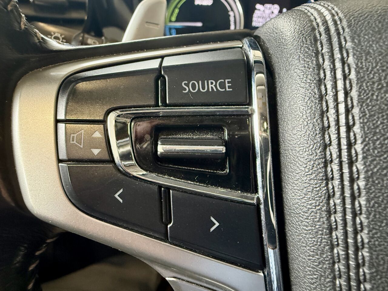 2018 Mitsubishi Outlander PHEV - Image 4