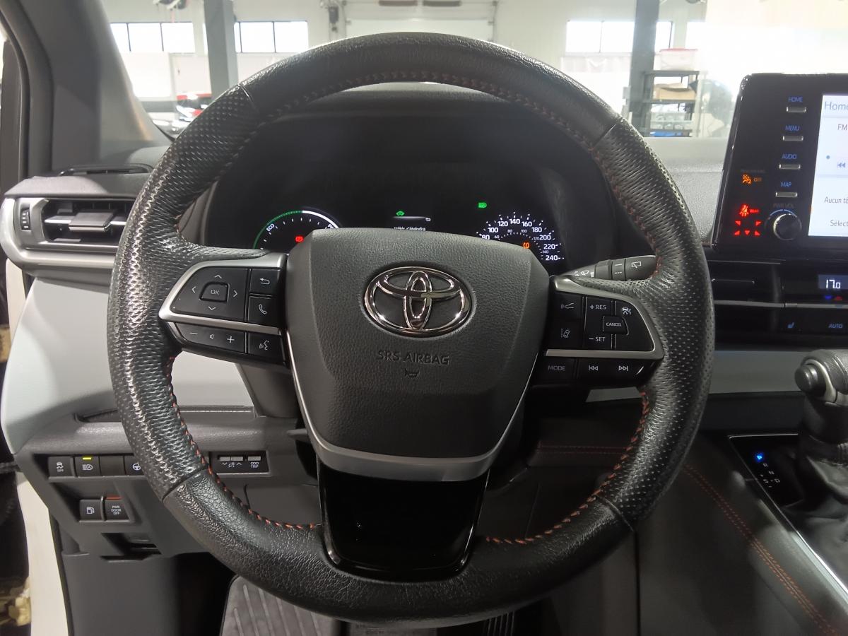 2022 Toyota Sienna Hybrid - Image 13