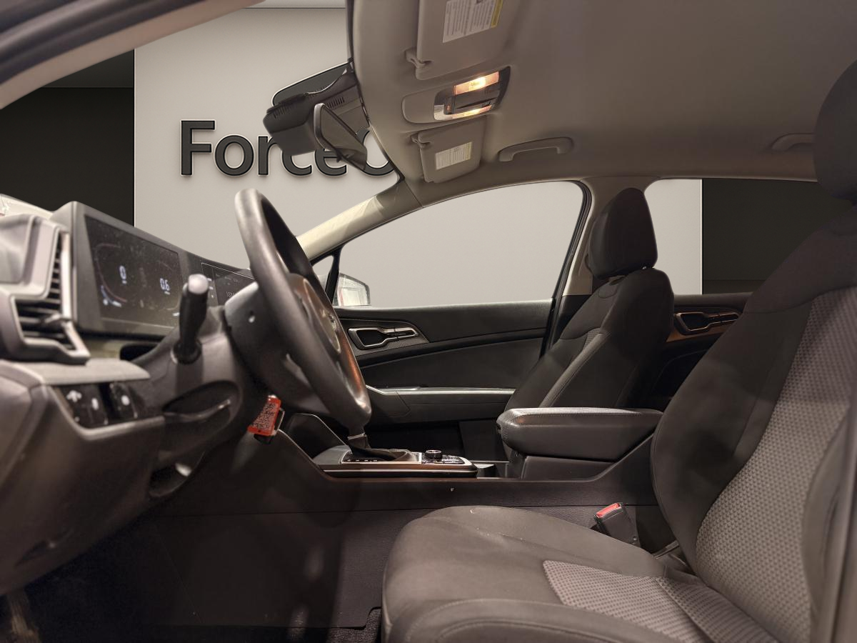 2023 Kia Sportage - Image 5