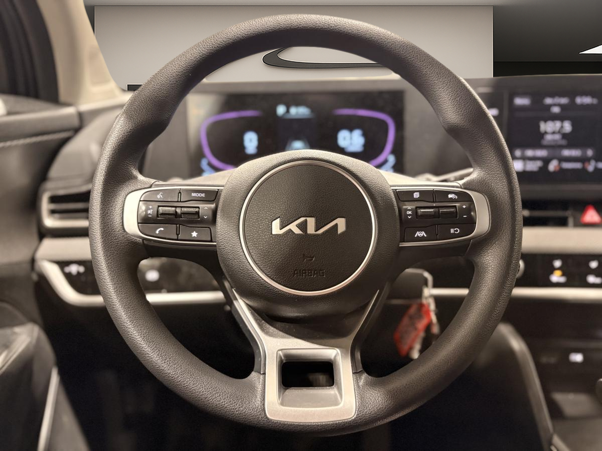 2023 Kia Sportage - Image 11
