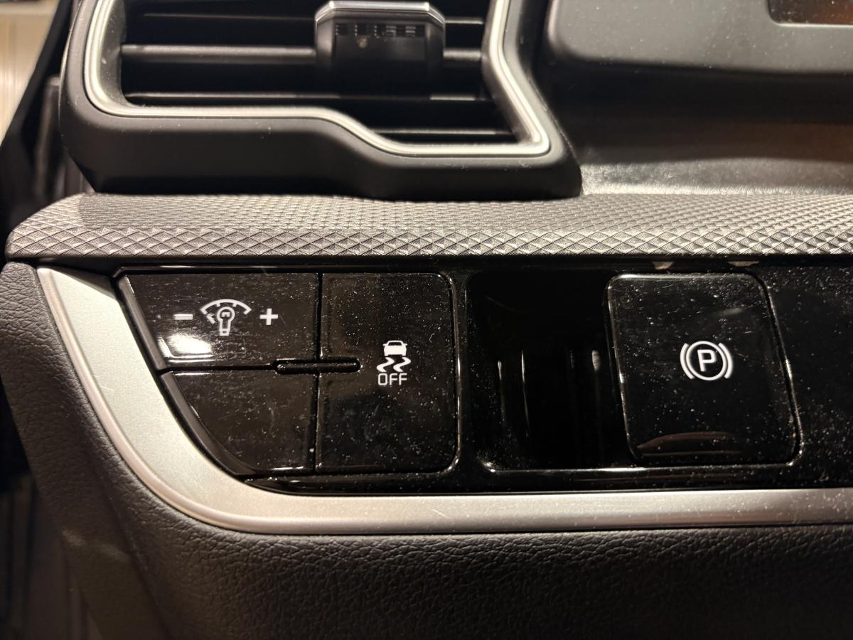 2023 Kia Sportage - Image 17