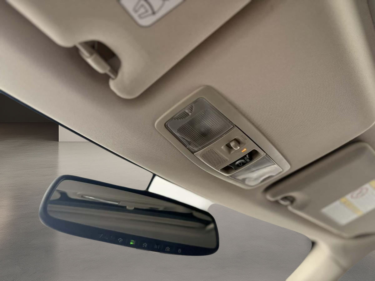 2016 Mitsubishi Outlander - Image 16