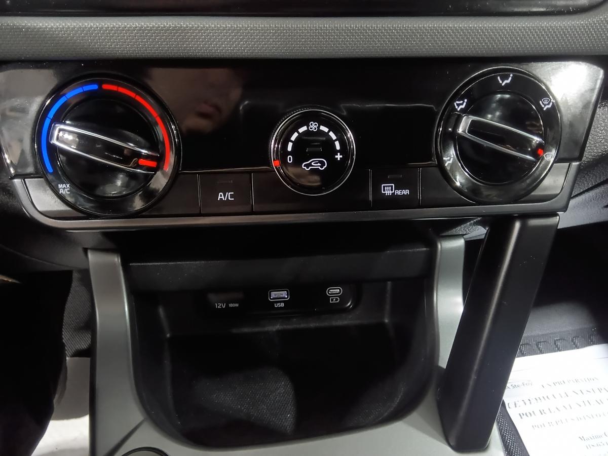 2024 Kia Seltos - Image 23