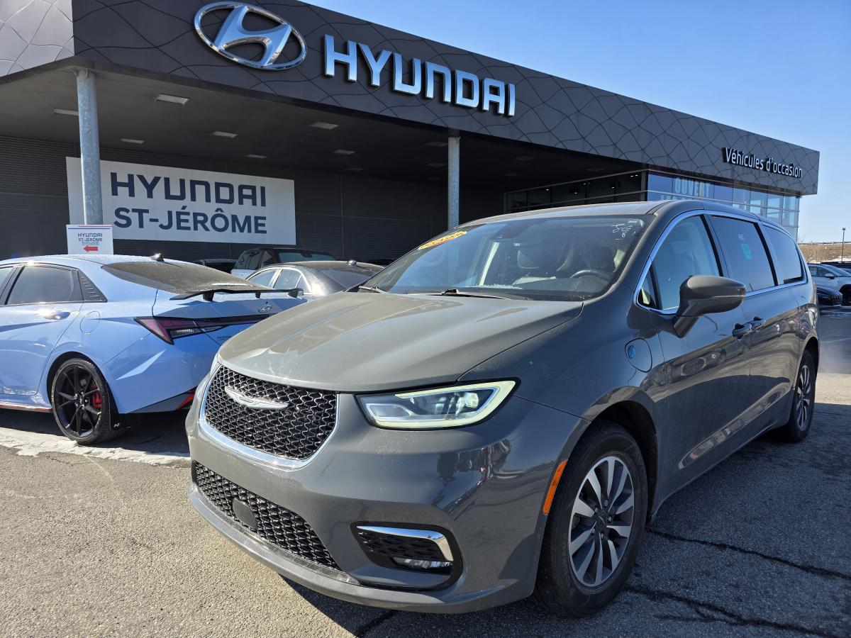 2022 Chrysler Pacifica Hybrid