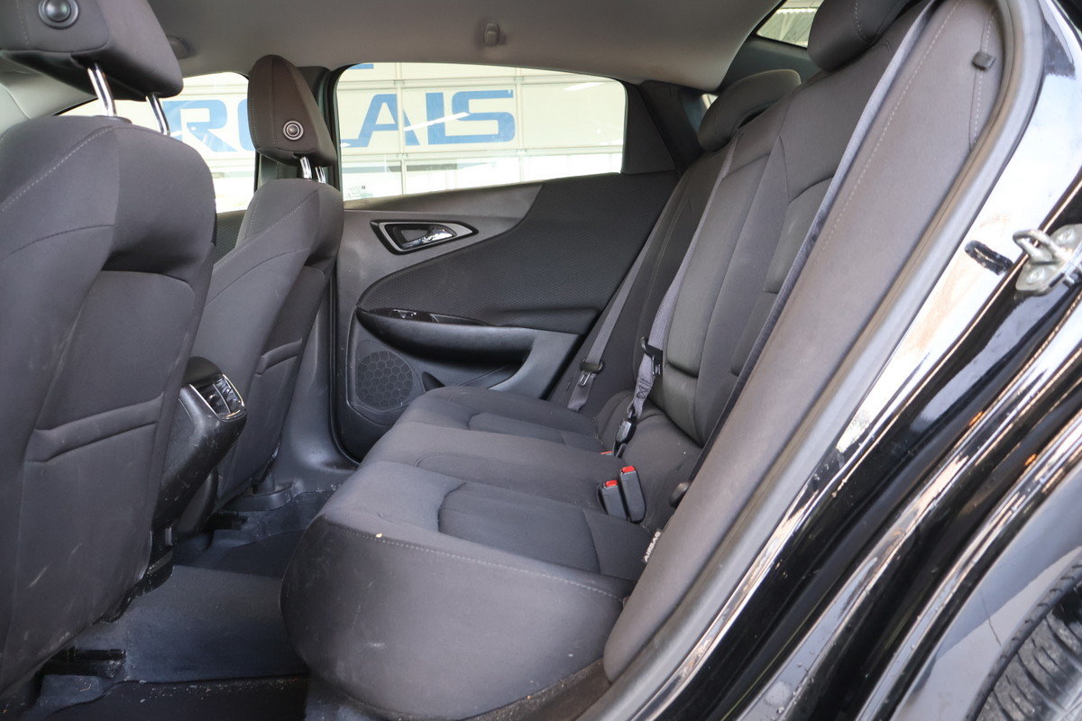 2019 Chevrolet Malibu - Image 21