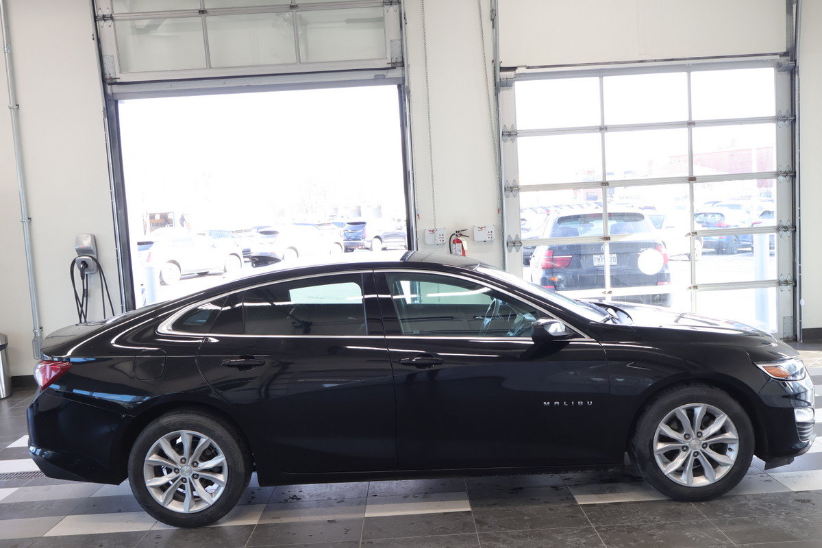 2019 Chevrolet Malibu - Image 24