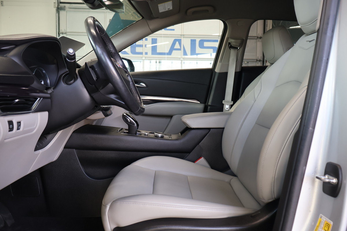 2022 Cadillac XT4 - Image 7