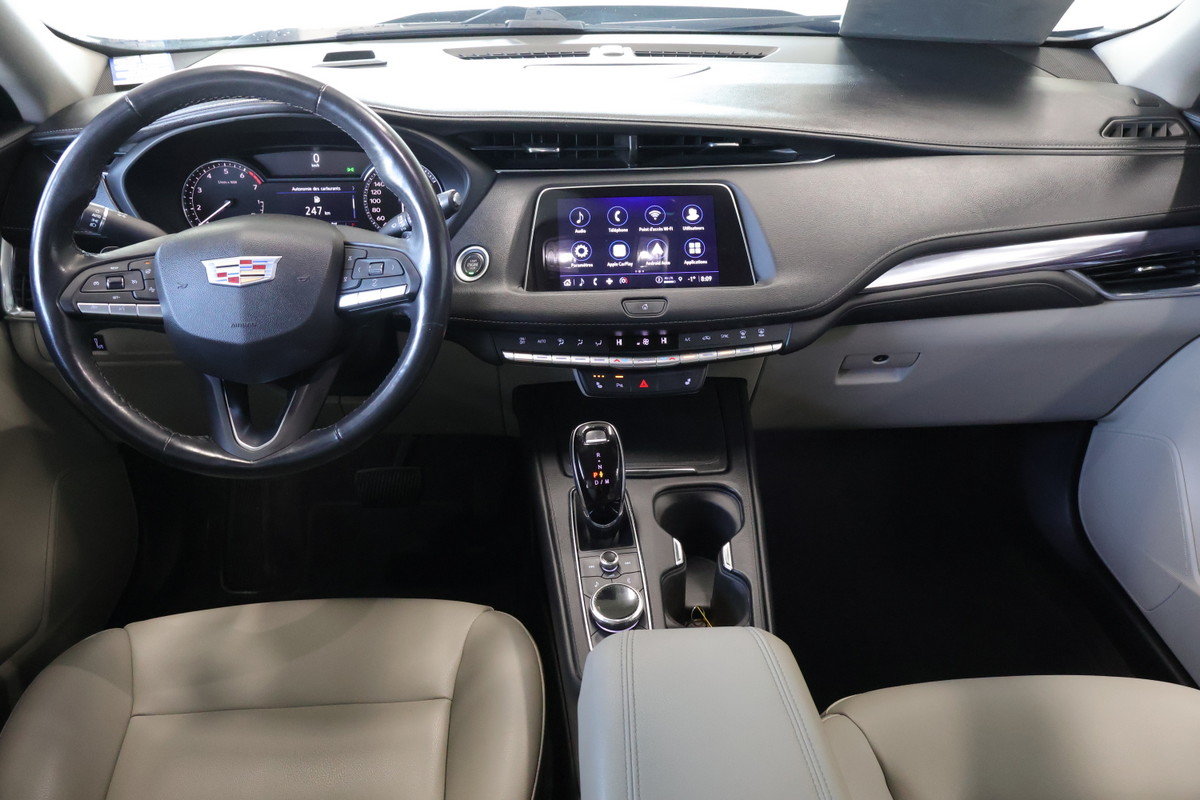 2022 Cadillac XT4 - Image 8