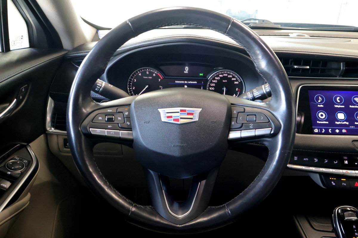 2022 Cadillac XT4 - Image 14