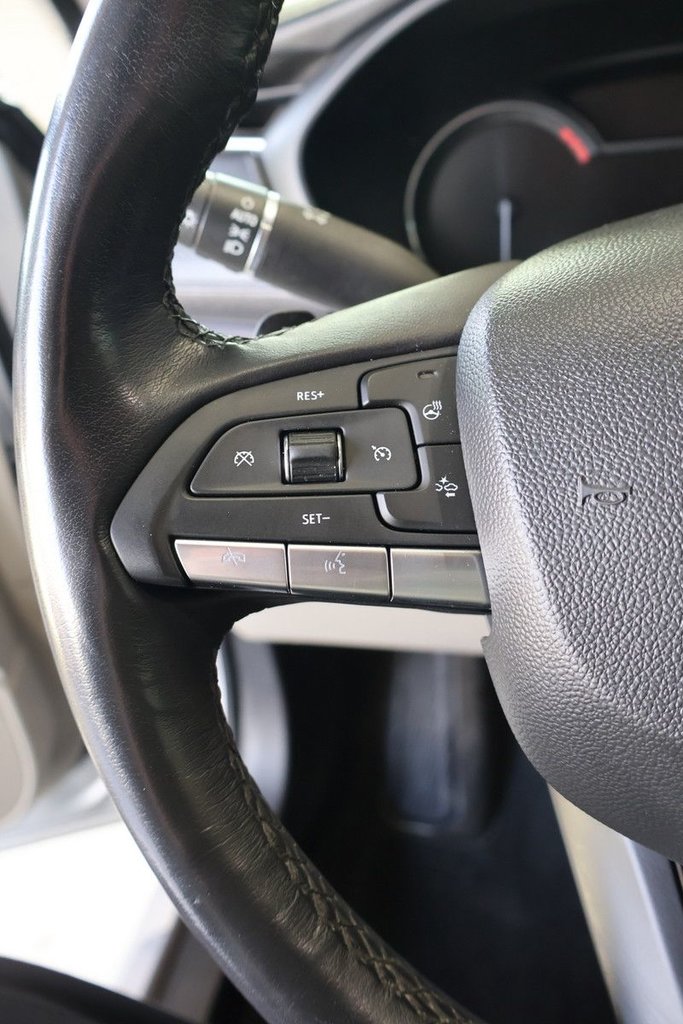 2022 Cadillac XT4 - Image 15