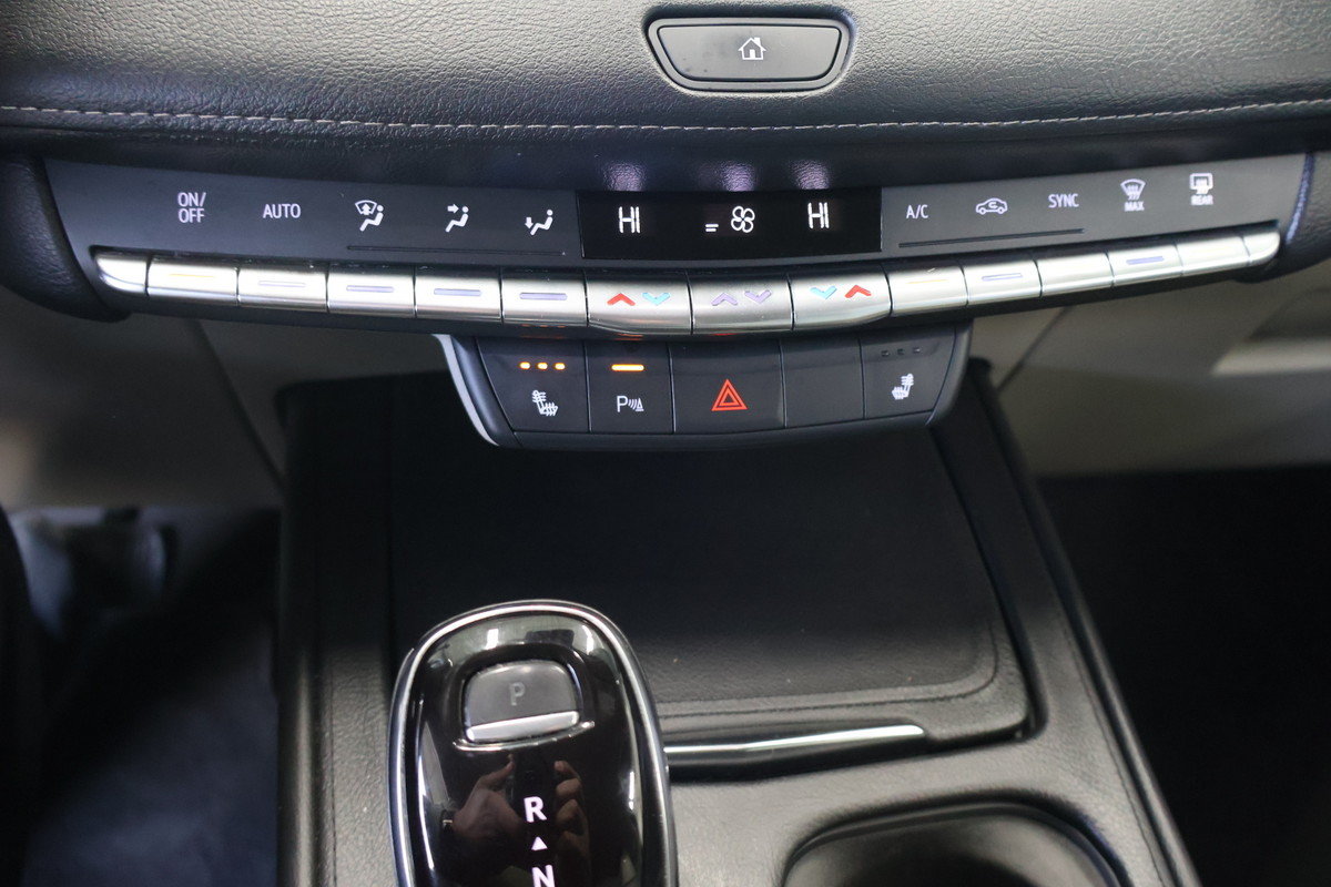 2022 Cadillac XT4 - Image 19