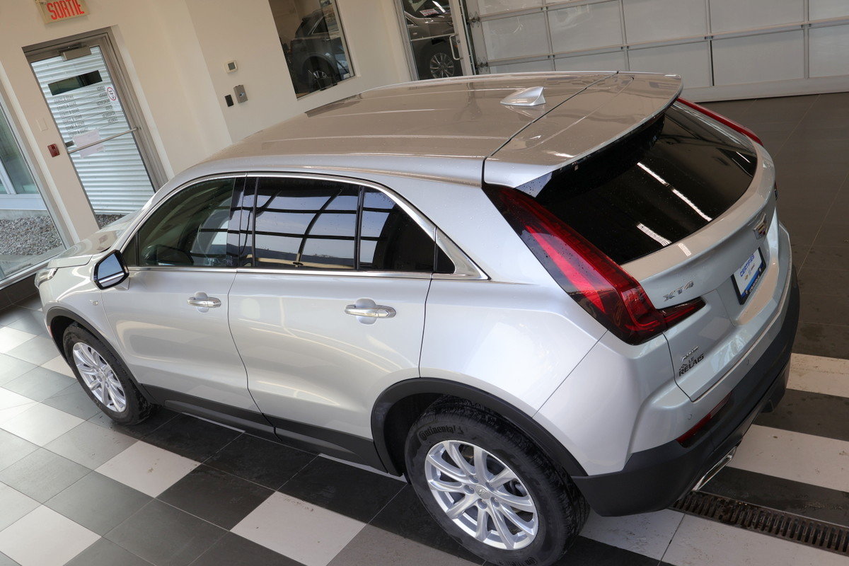 2022 Cadillac XT4 - Image 24