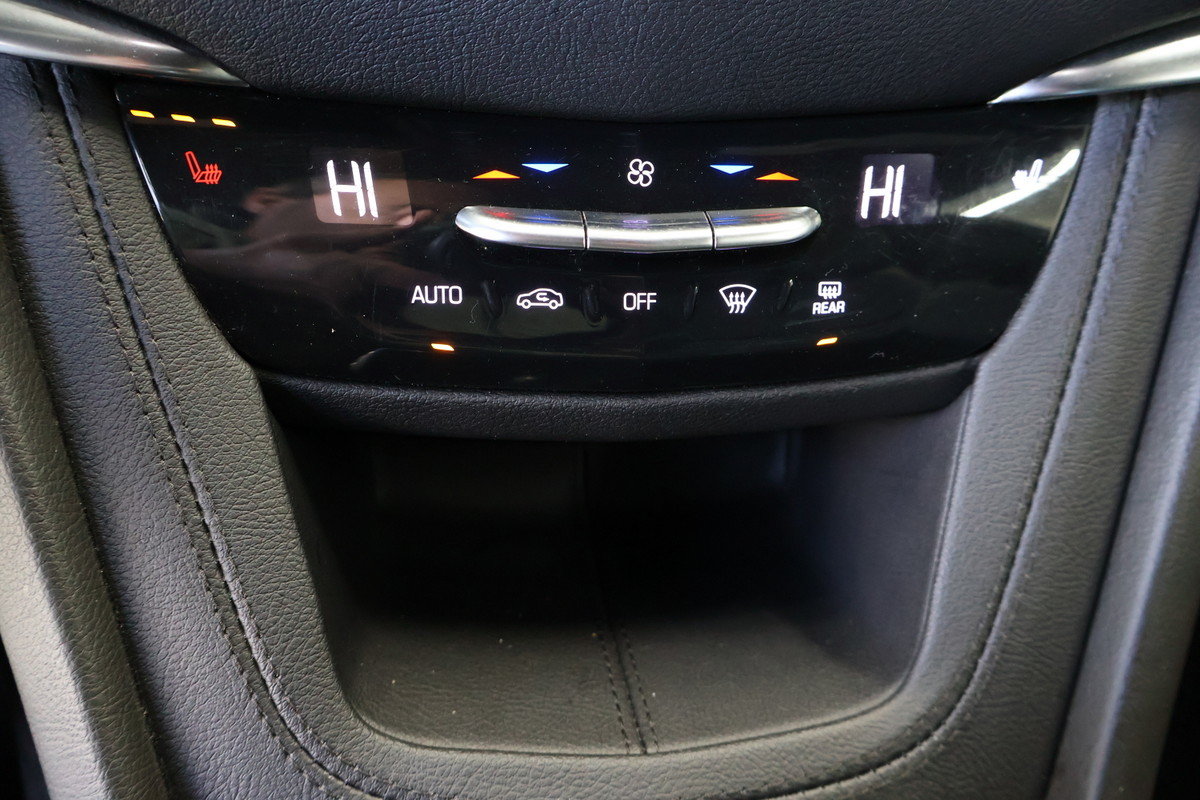 2022 Cadillac XT5 - Image 18