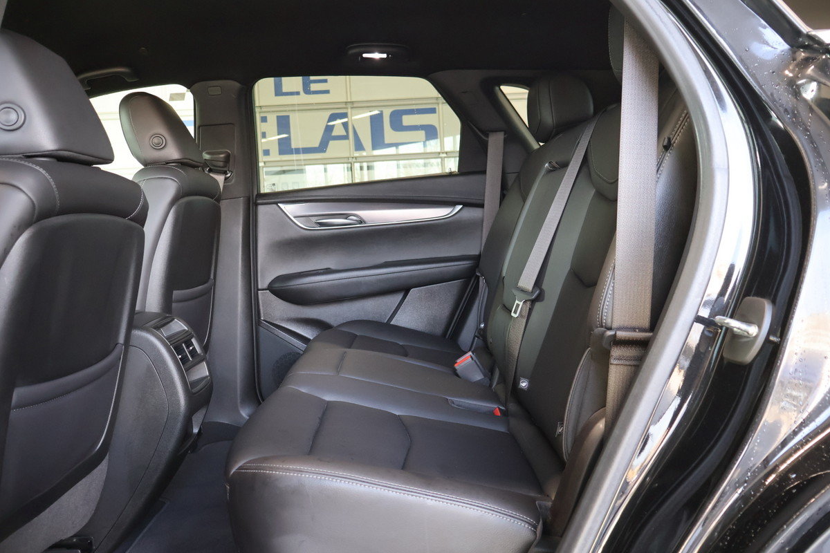 2022 Cadillac XT5 - Image 21