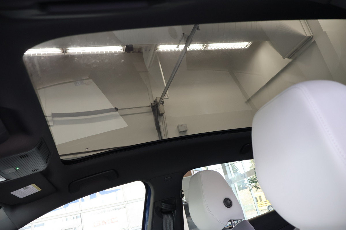 2021 Volkswagen ID.4 - Image 11