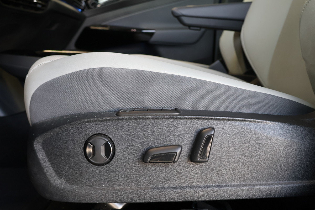 2021 Volkswagen ID.4 - Image 12