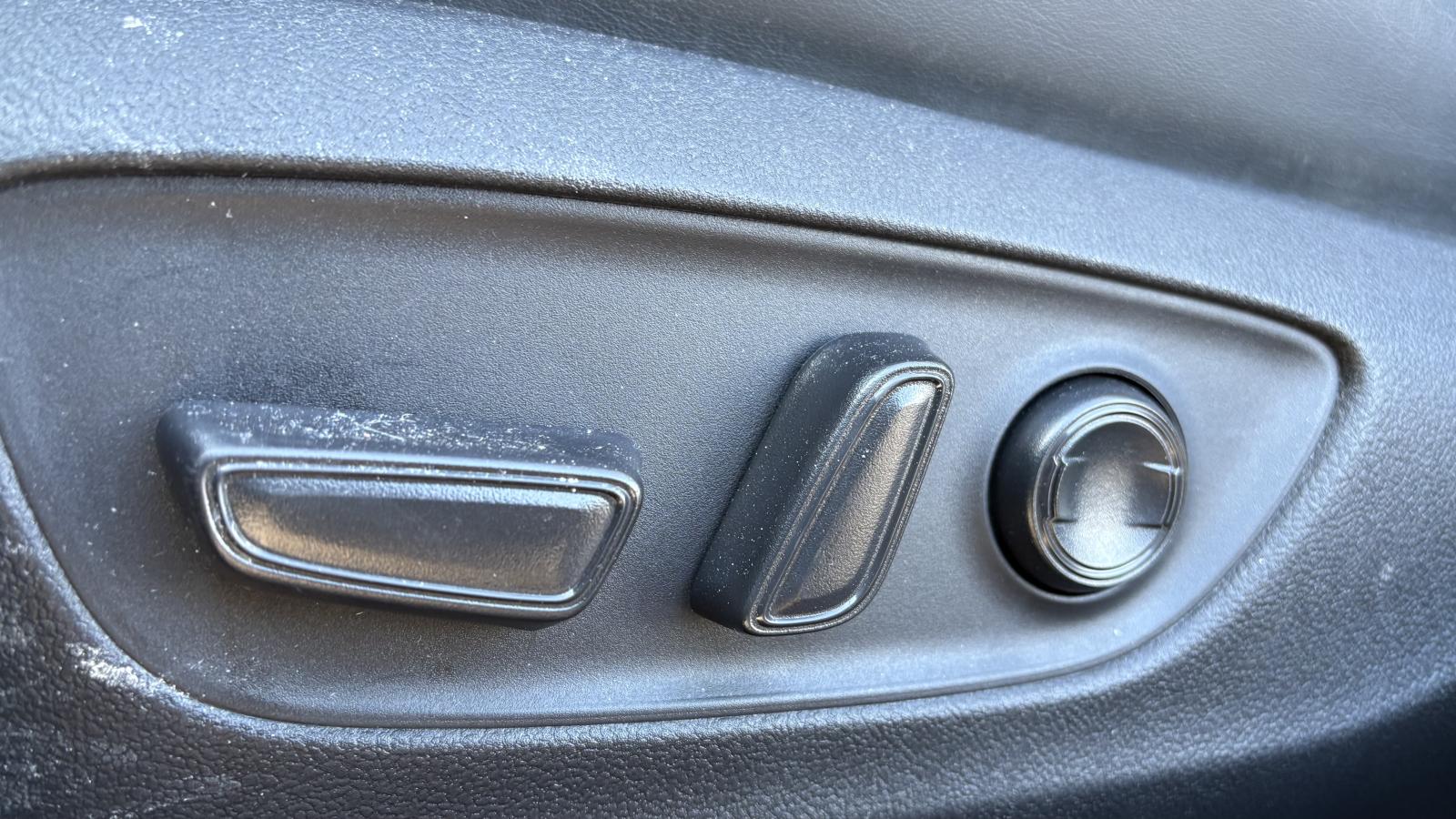 2023 Toyota RAV4 - Image 15