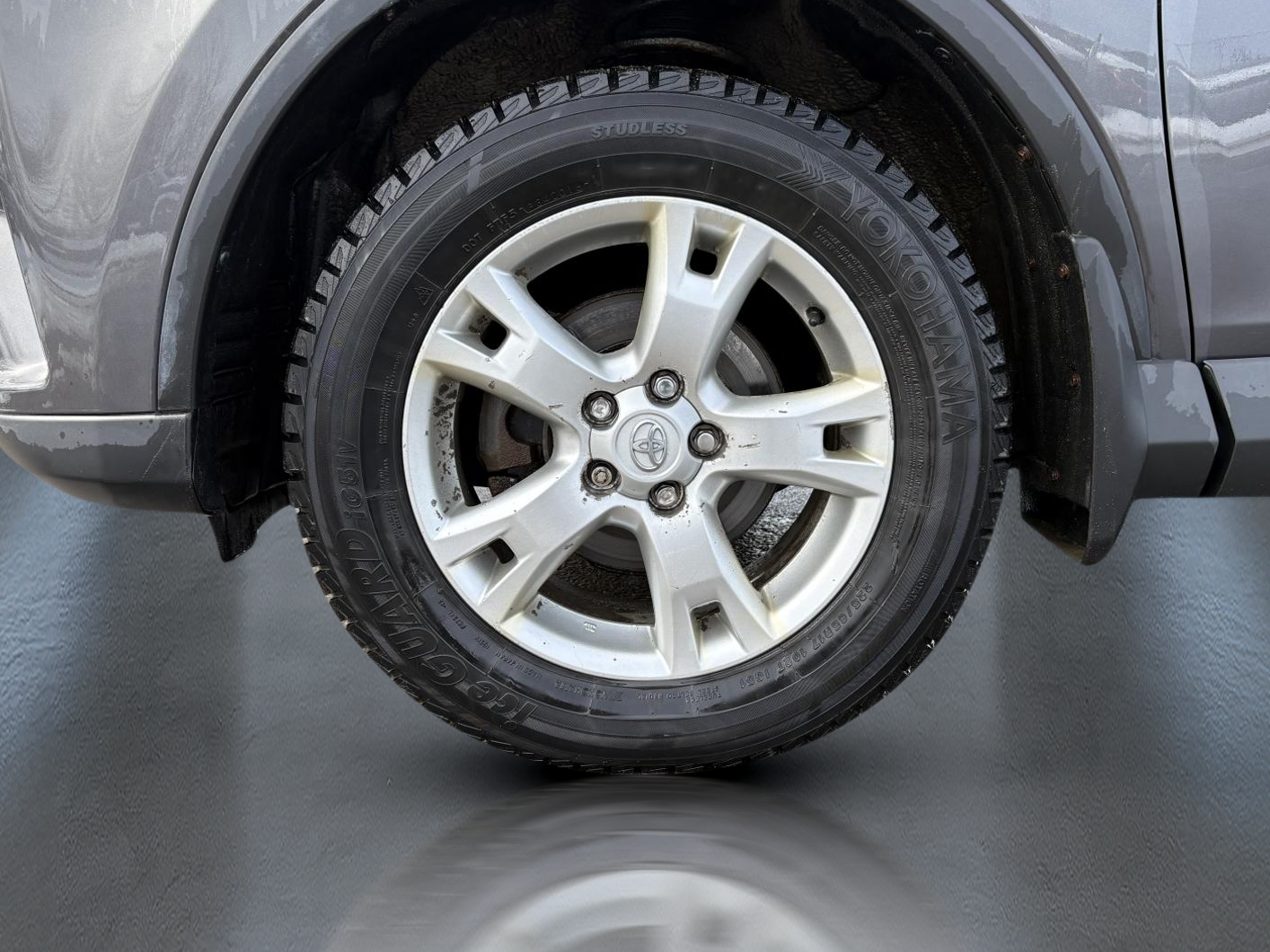 2016 Toyota RAV4 - Image 5