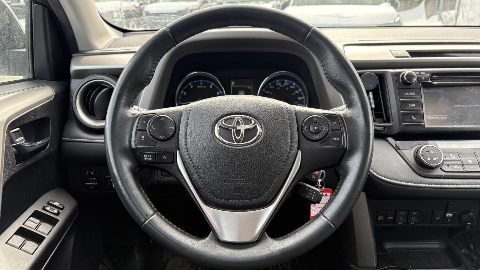 2016 Toyota RAV4 - Image 10