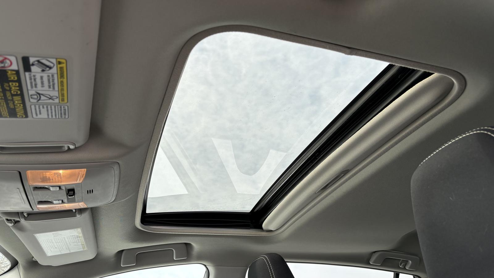 2016 Toyota RAV4 - Image 16