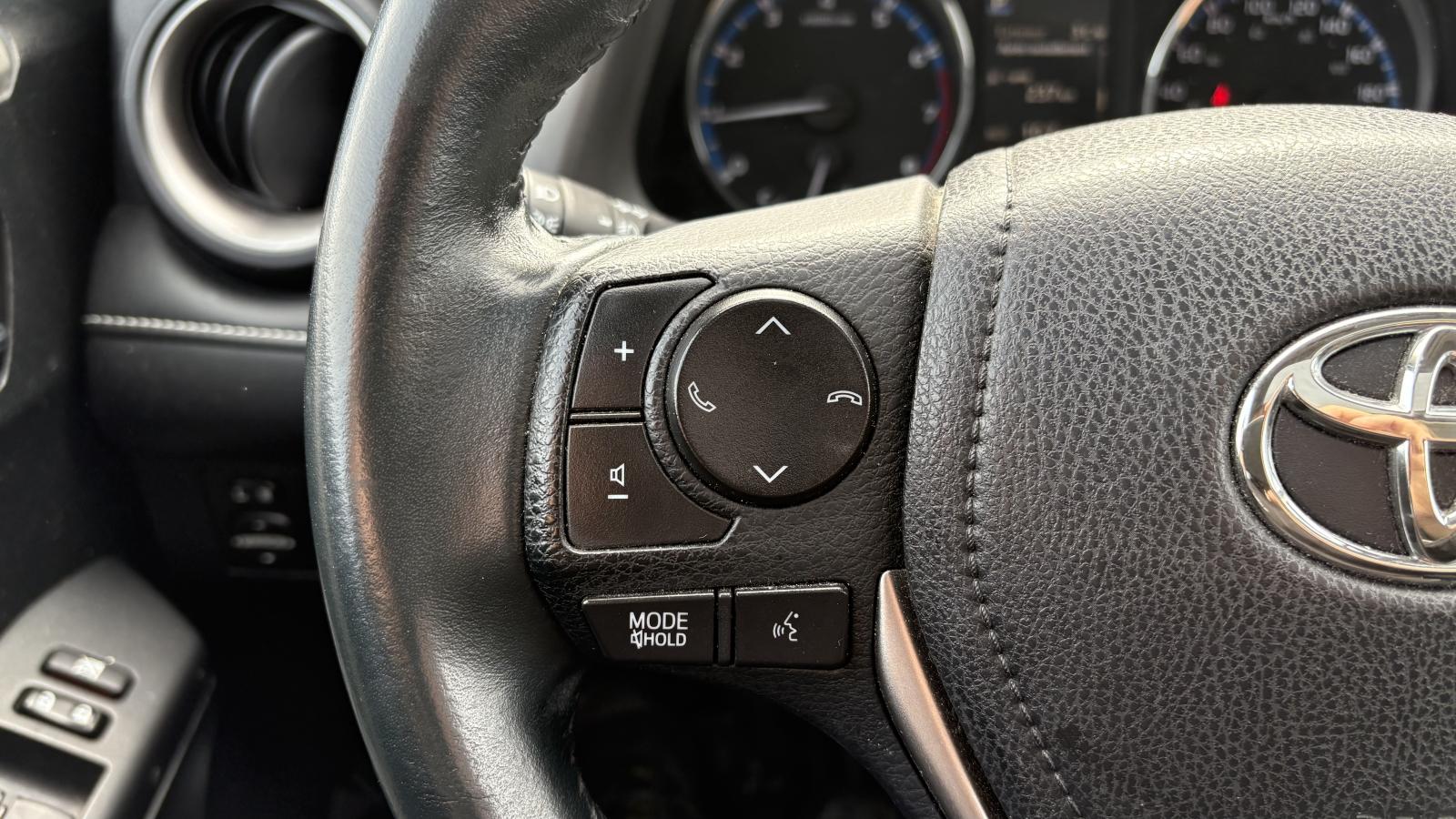 2016 Toyota RAV4 - Image 19