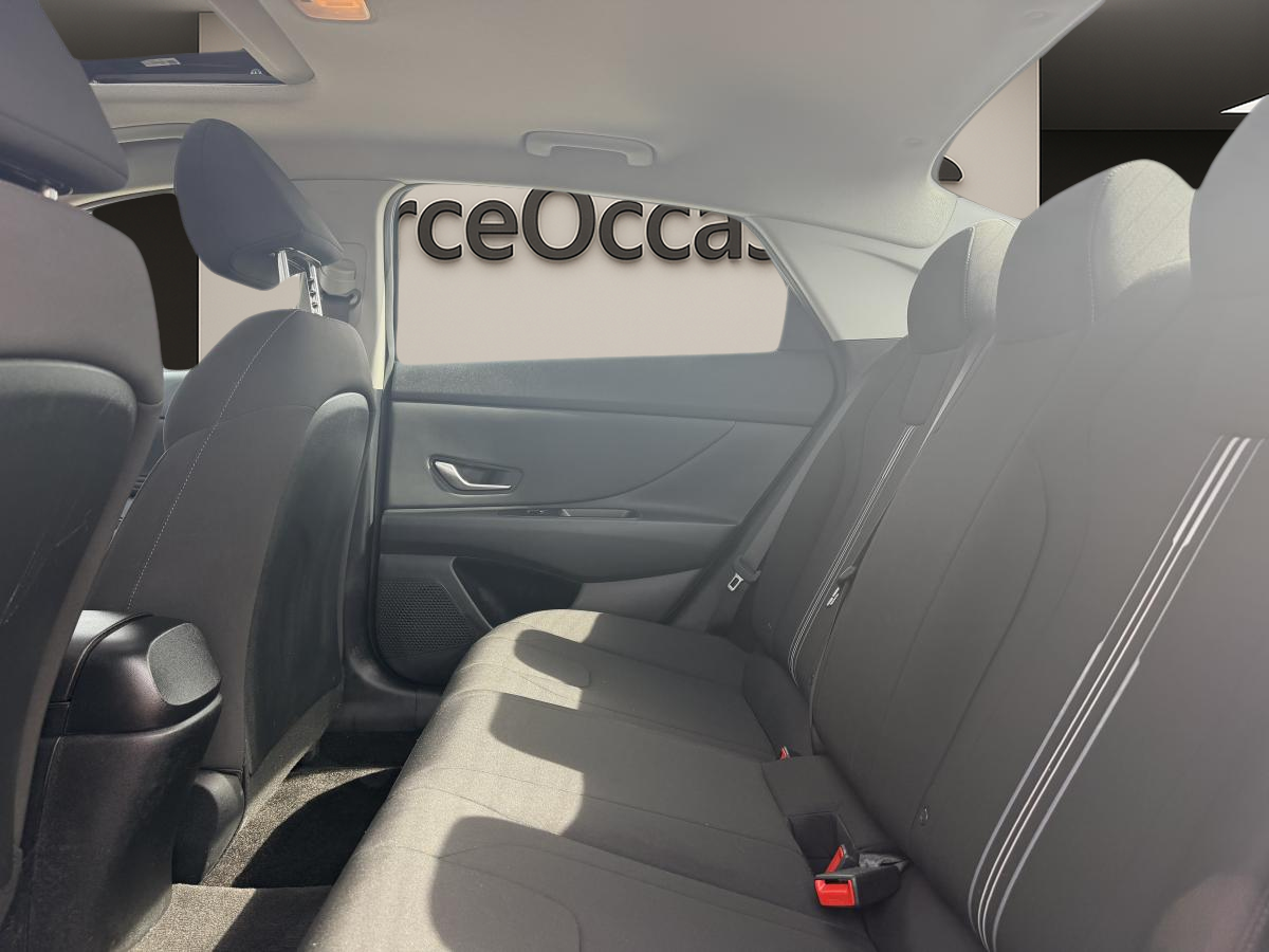 2021 Hyundai Elantra - Image 11